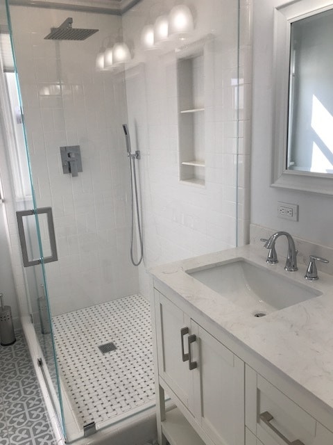 Bathroom Shower - 918 1/2 S Orange Grove Ave