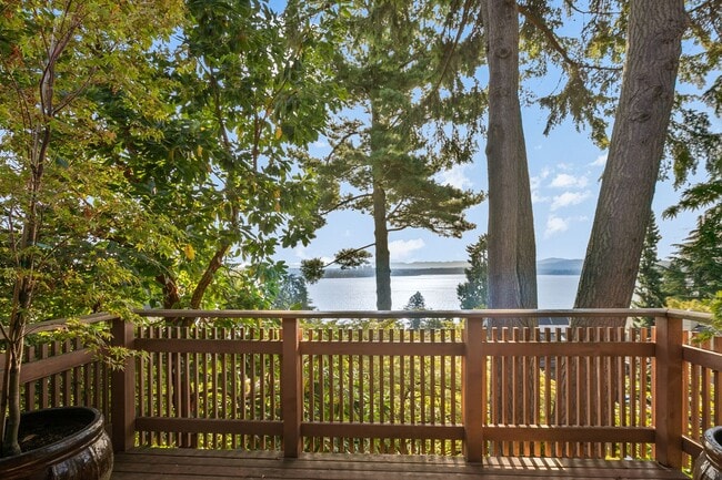 Building Photo - 4Bd/2.75Ba Seattle House