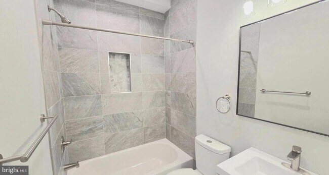 Building Photo - 5233 Chancellor St