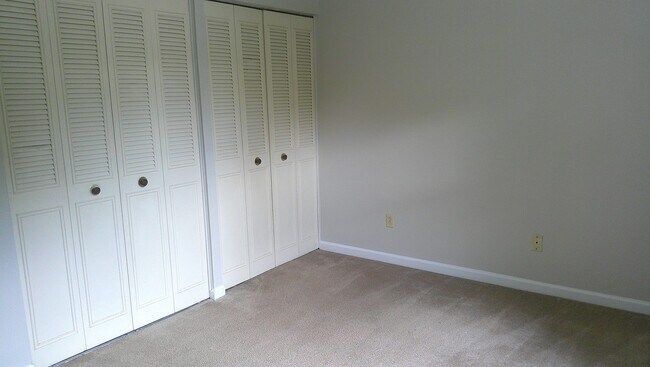 Building Photo - 6 or 18 MONTH LEASE AVAILABLE