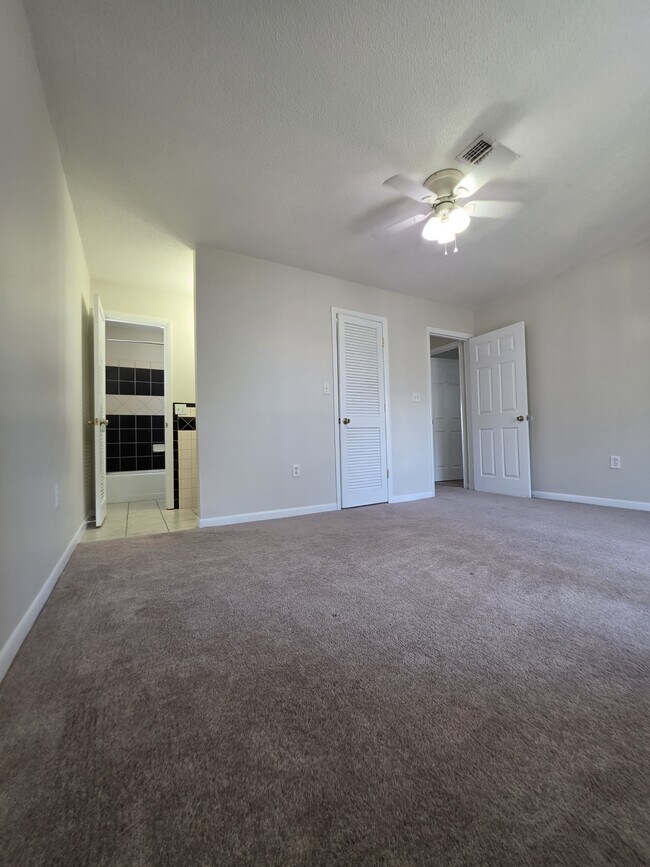 Building Photo - 1448 Tina Dr