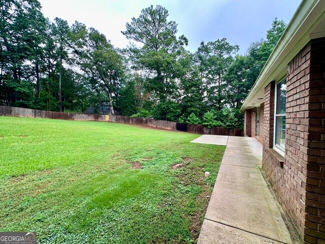 Building Photo - 5506 Woodland Dr