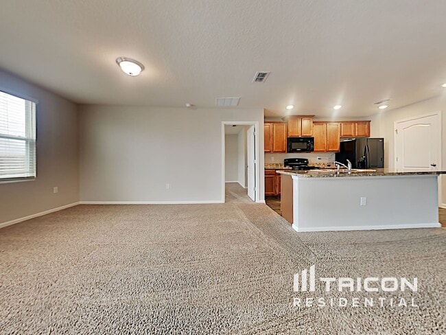 Building Photo - 2210 Pebble Point Dr
