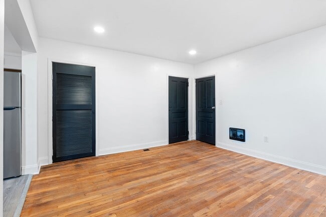 Building Photo - 2 Bed 1 bath House