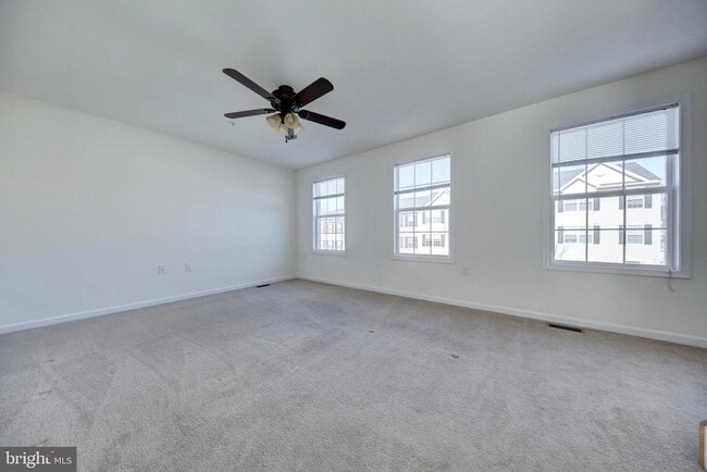 Building Photo - 40 Mustang Dr