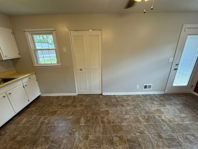 Building Photo - 5607 Elmer Ln