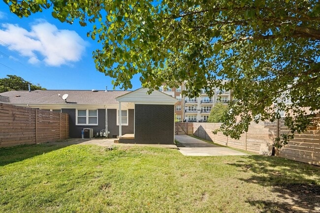 Building Photo - (Coming Soon) Beautifully Renovated 3-Bedroom with Fenced in Yard