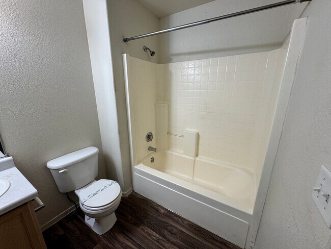 Building Photo - 9480 Canyon Meadows Dr