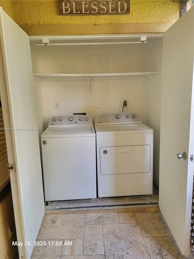 Building Photo - 10500 SW 155th Ct