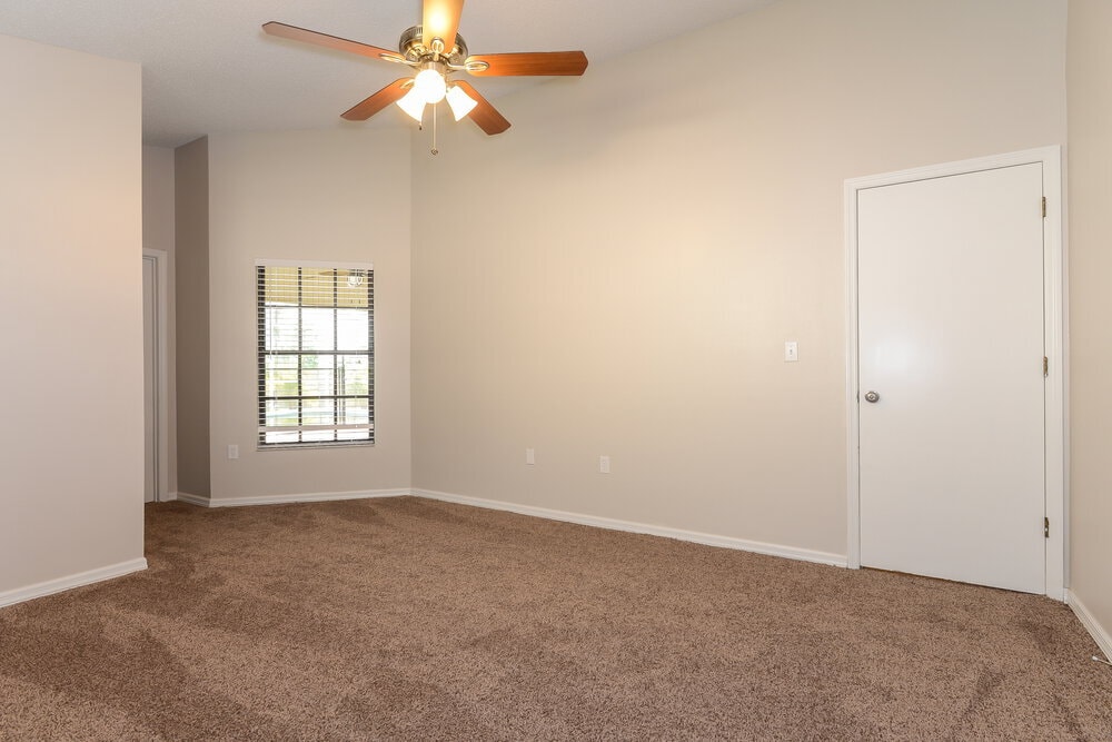 Building Photo - 619 Butternut Pl