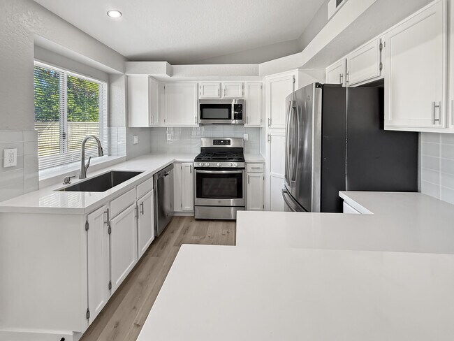 Building Photo - 69736 Cypress Rd