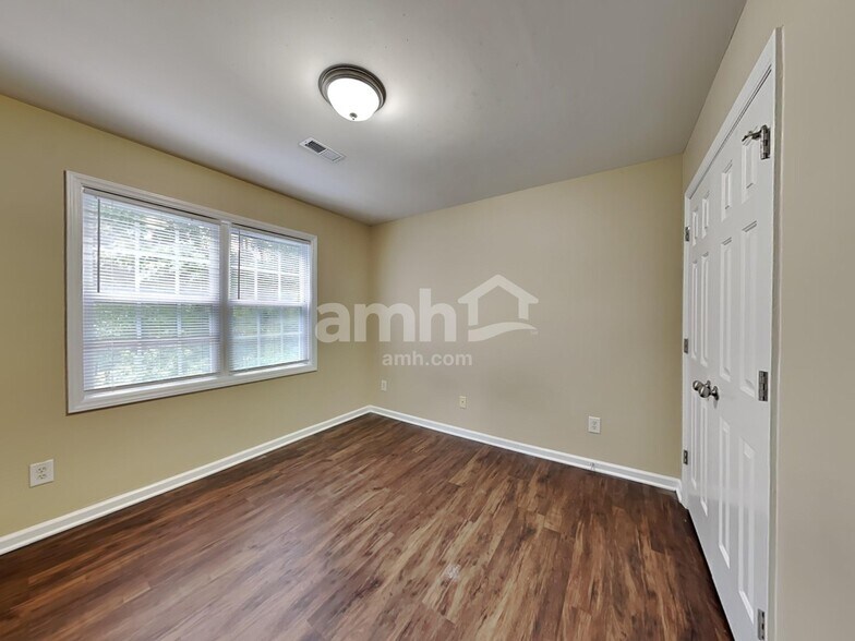 Building Photo - 815 Turmeric Ln