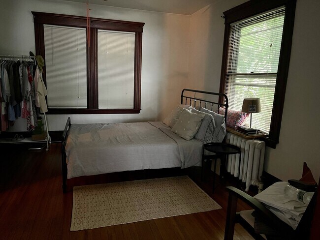 Building Photo - 33 Douglas Ave