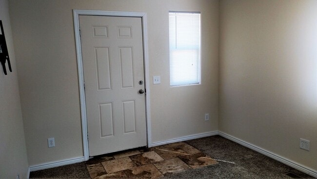 Building Photo - 1 Bedroom 1 Bathroom House For Rent