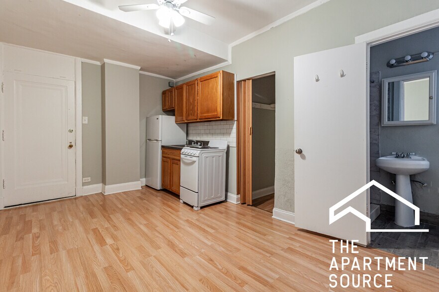 Building Photo - 3835 N Fremont St