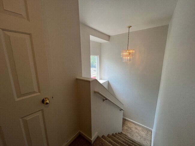 Building Photo - 362 E Elwood Ln