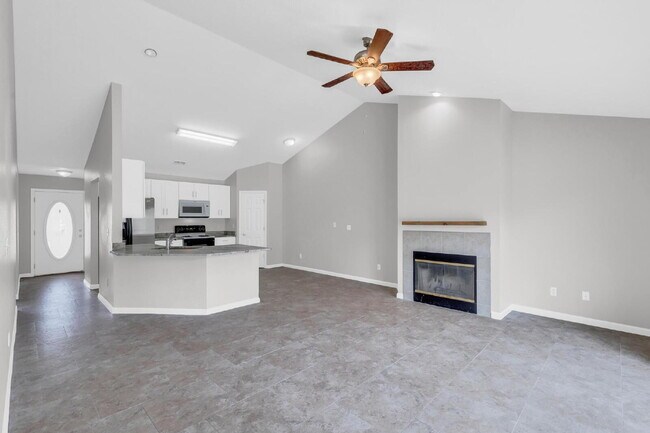 Building Photo - "Spacious 3-Bedroom Home with 2 Full Baths in the Heart of Palm Coast!"