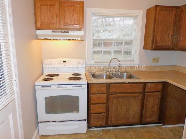 Building Photo - 1232 Pamlico Dr