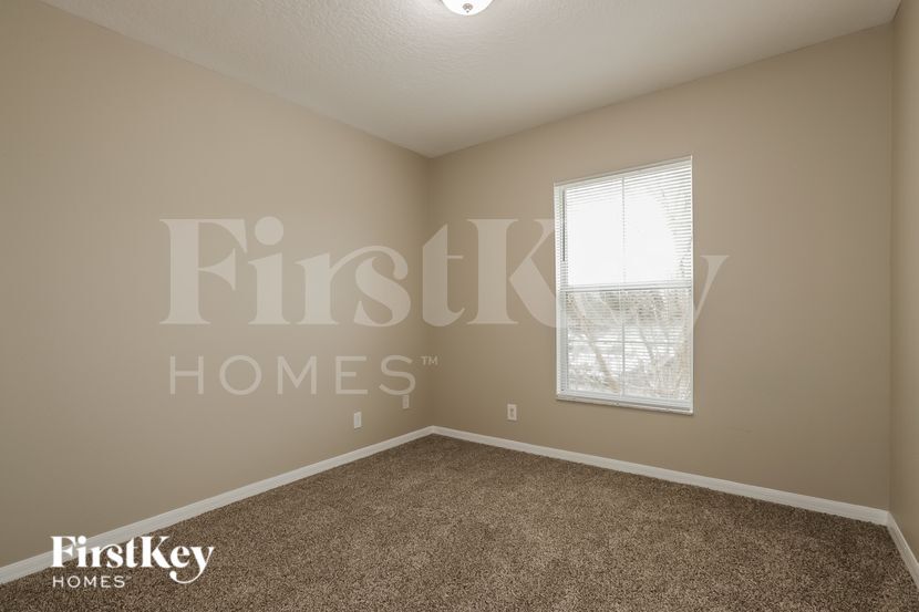 Building Photo - 228 Drawbridge Ln