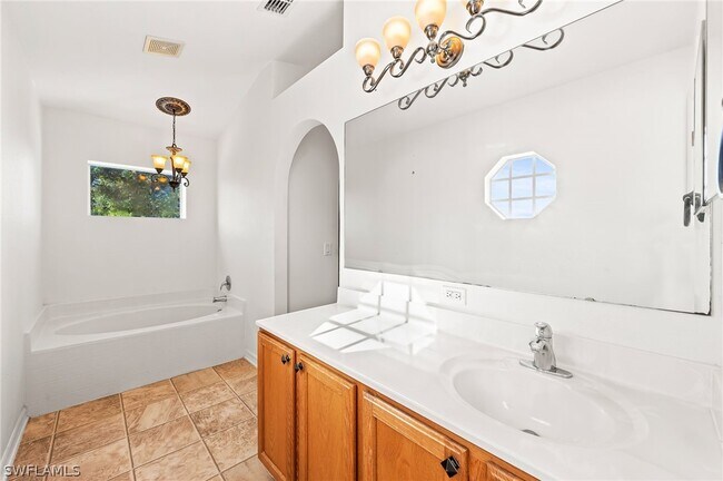 Building Photo - 312 Lenz Ave