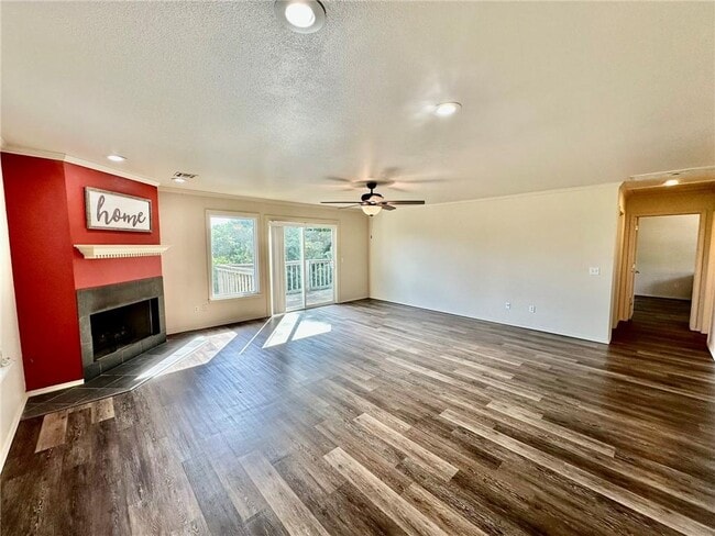 Building Photo - 14902 Dutchmans Dr