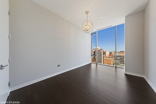 Building Photo - 4 E Elm St