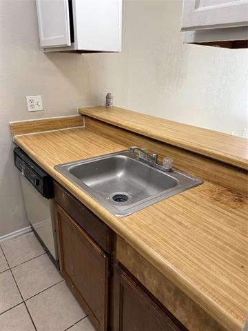 Building Photo - 9520 Royal Ln