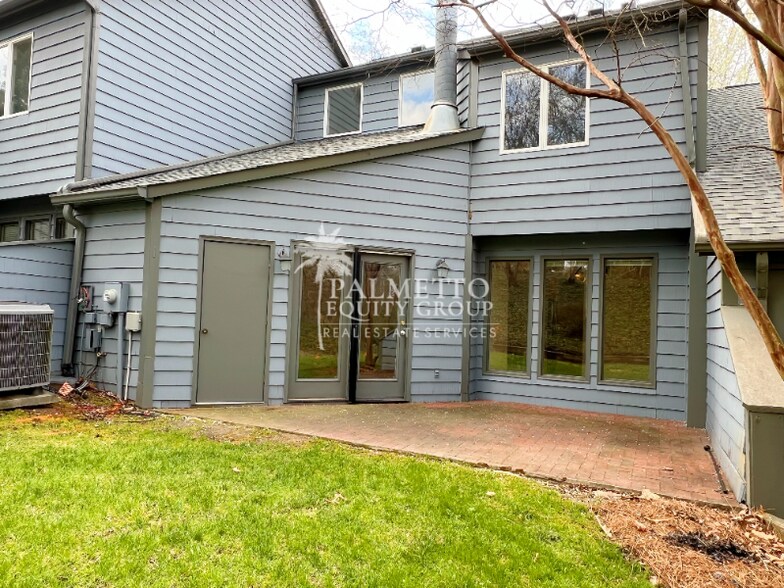 Building Photo - 210 N Lindell Rd