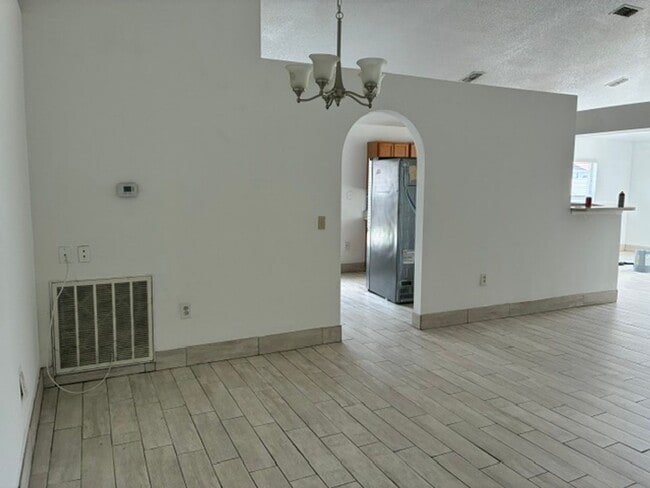 Building Photo - Home for rent - 4/2