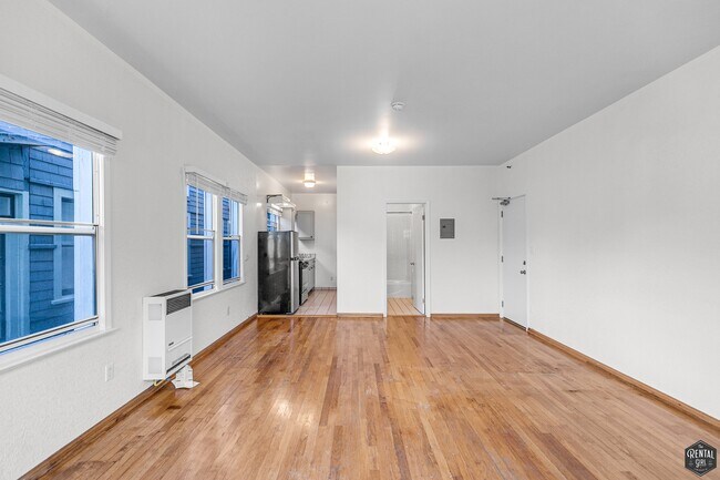 Building Photo - 26 Breeze Ave