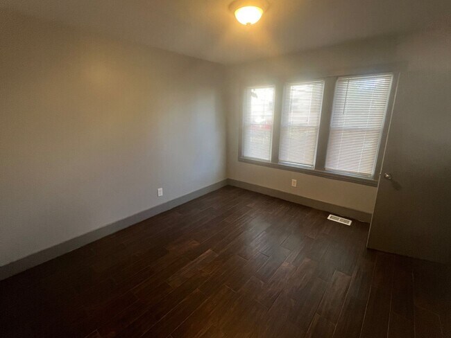 Building Photo - 3 Bedroom 1.5 Bath Single Family Home for Rent