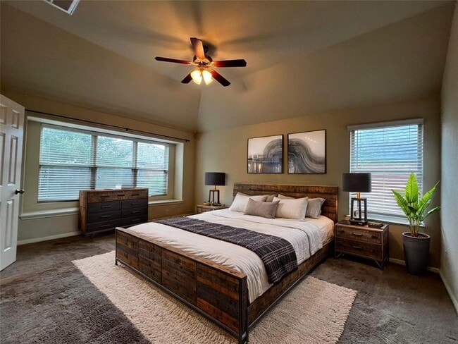 Building Photo - 2708 Cottonwood Shores Dr