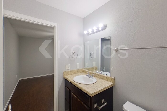 Building Photo - 5006 Thomas St