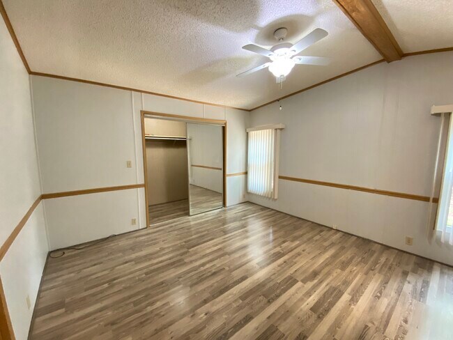 Building Photo - CR 109 D 13957