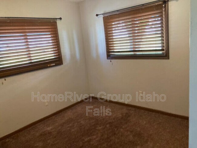 Building Photo - 510 N 15 W
