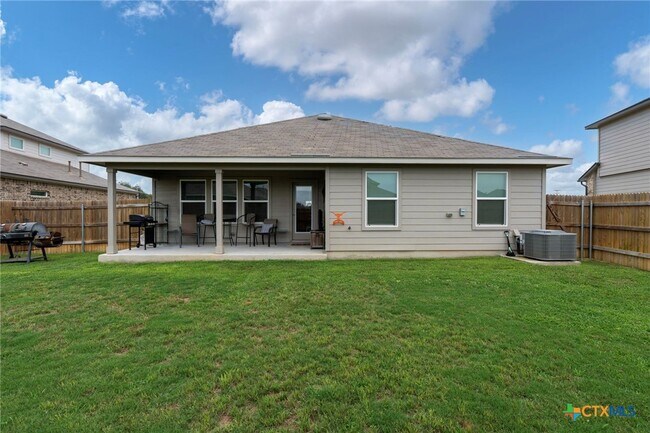 Building Photo - 1444 Acorn Wood