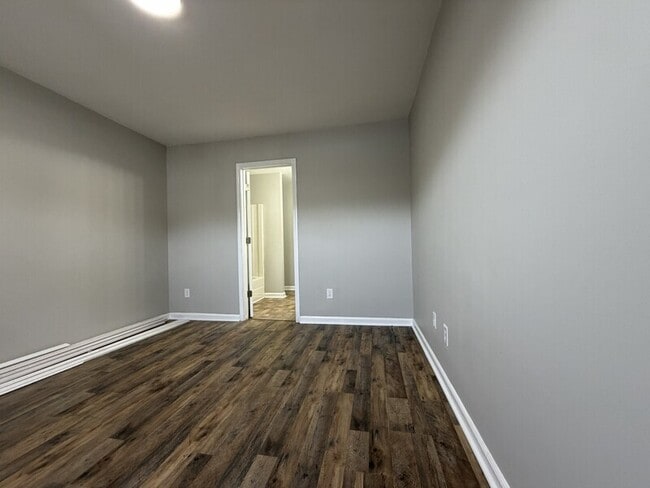 Building Photo - 3746 Glenwood Dr