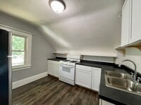 Building Photo - 24 16th Ave N