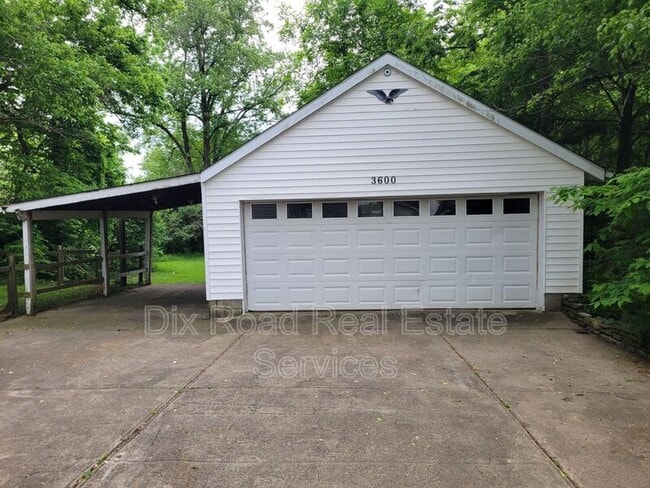 Building Photo - 3600 Grand Ave