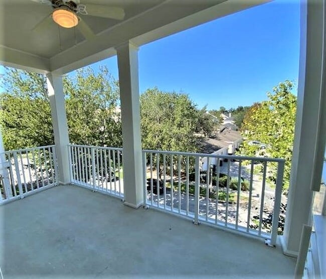 Building Photo - 3 Bedroom 2 Bathroom top floor condo at the Terraces of East Village.