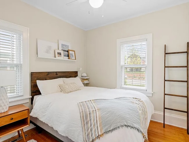 Building Photo - 2 Bed | 1 Bath House in Desired Mpls Neigh...
