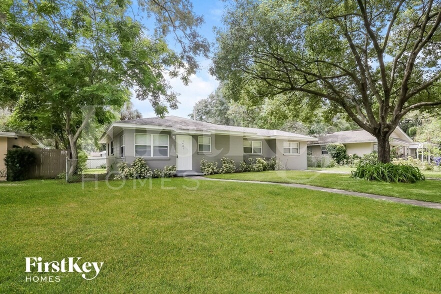 Building Photo - 1621 Mockingbird Ln