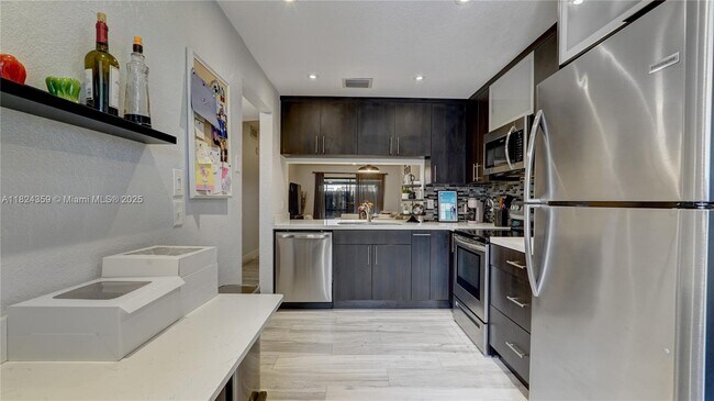 Building Photo - 110 SW 97th Ave