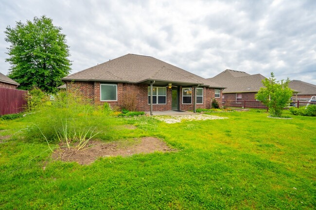 Building Photo - 4 Bed | 2 Bath | Owasso | $2060 | Mid July