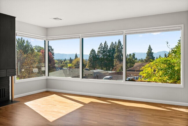 Building Photo - 560 N Keene Way Dr