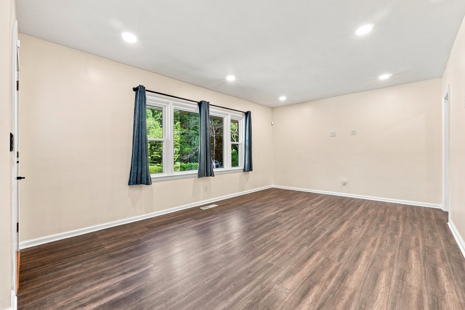 Building Photo - 2875 Orion Dr