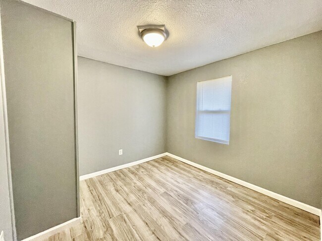 Building Photo - 2127 Park Ave