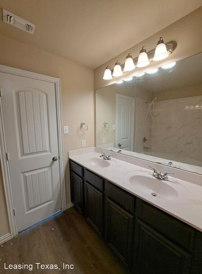 Building Photo - 3 br, 2.5 bath House - 749 River Hill Ln.