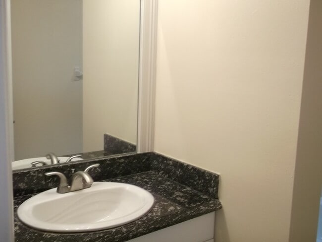 Building Photo - 767 SE 1st Way