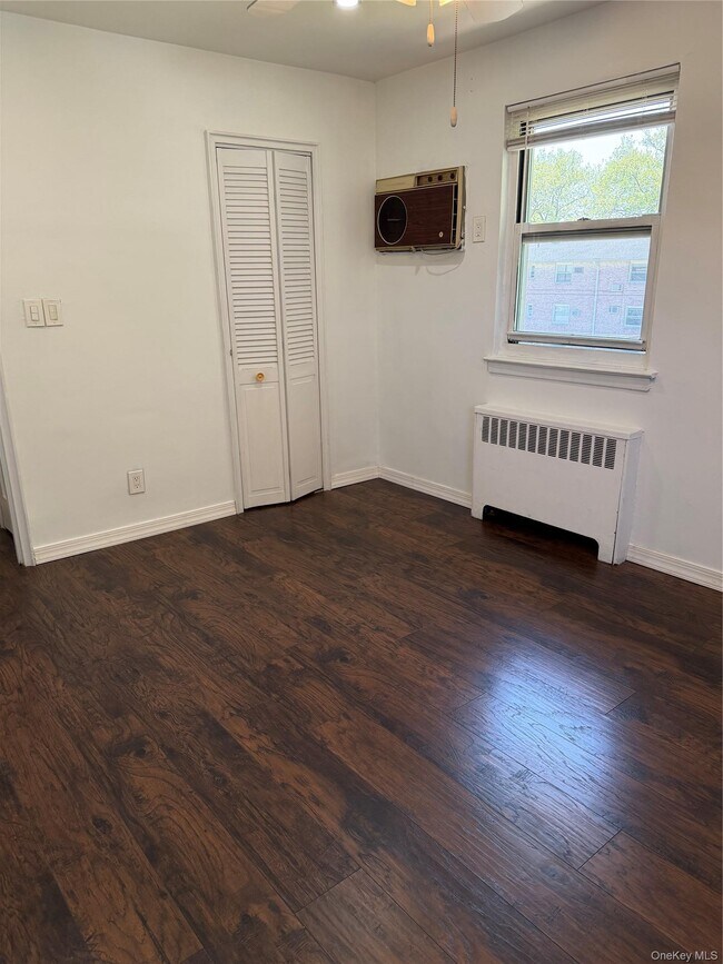 Building Photo - 82-32 Langdale St